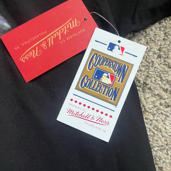 Mitchell & Ness Ichiro Suzuki Men's T-Shirt - Picture 4 of 5